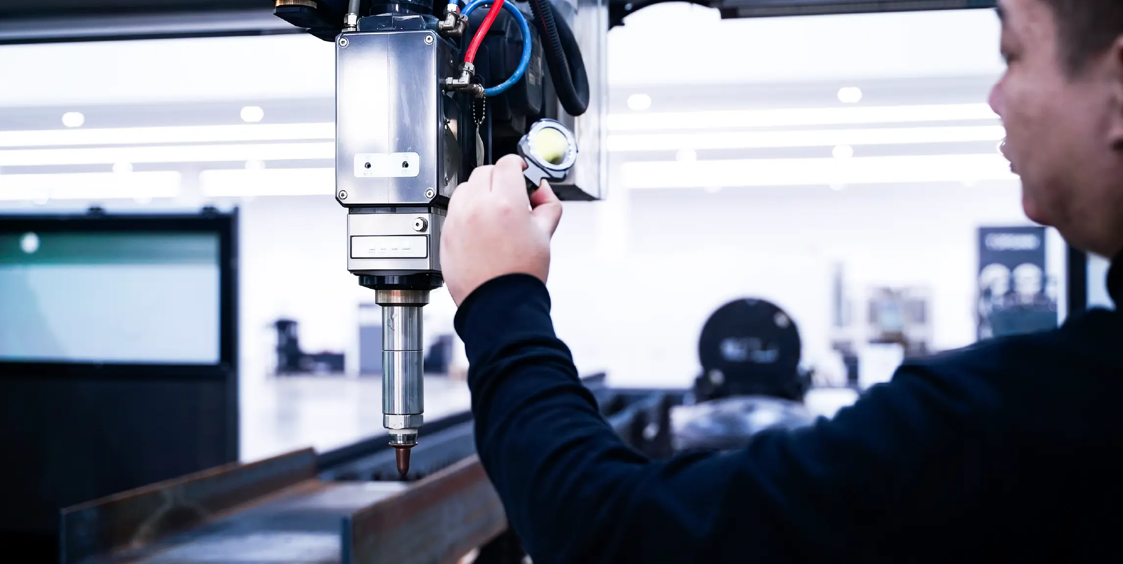 Instalação da máquina de corte a laser multifuncional AORE GR-H.webp